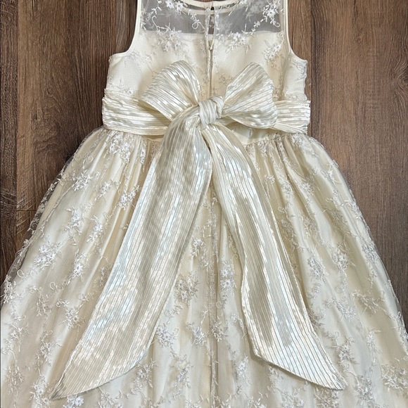 Cinderella Cream Girls Dress Formal layered tie back with zip up back - Picture 10 of 13